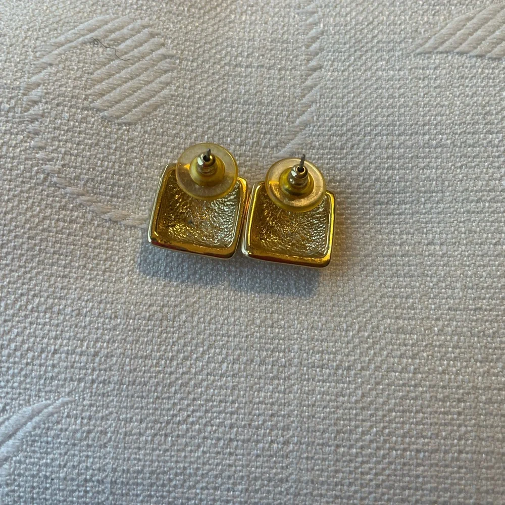 Earring studs - Picture 2 of 2